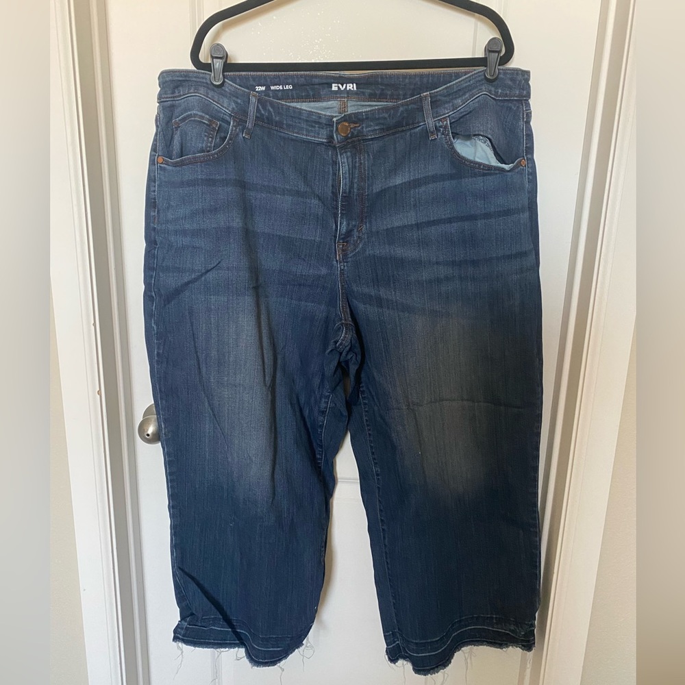 NWOT evri wide leg denim capris